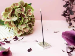 Karin Arbre Sacré Santal 40 Batonnets 7 Karin Arbre Sacré Santal 40 Batonnets -Boutique De Yoga karin arbre sacre santal 1669304261637f8fc512116