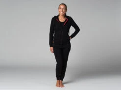Sweat Capuche Femme - Bio Noir Noir XS - 36 17 Sweat Capuche Femme - Bio Noir Noir XS - 36 -Boutique De Yoga sweat capuche femme bio 16358431526180fc50c2fd4