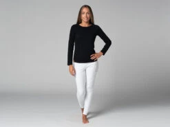 T-Shirt Tara M/L Ras Du Cou Bio Noir Noir XS - 36 13 T-Shirt Tara M/L Ras Du Cou Bio Noir Noir XS - 36 -Boutique De Yoga t shirt tara m l ras du cou bio 1635260857617819b92880f